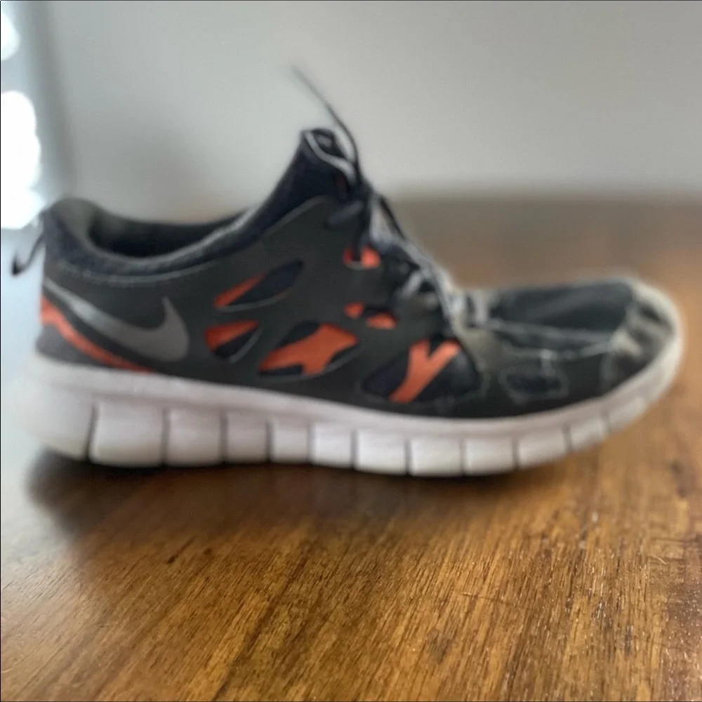 Nike Free Run 2 Sneakers Tennis Shoes Youth Size 7 Orange Gray